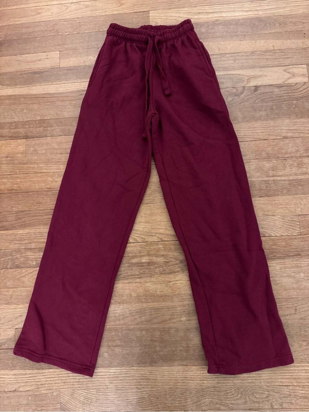 PrettyLittleThing Women's Burgundy Wide Leg Sweatpants - Size XS
 b80